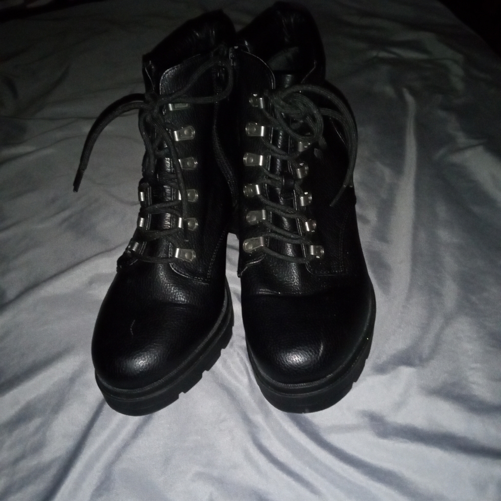 Black No Boundaries heel boots